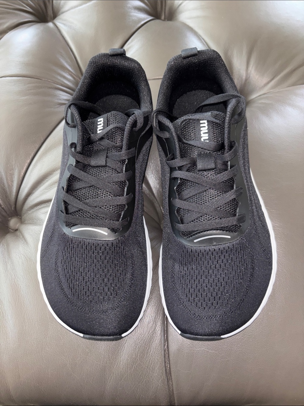Muuv Unisex walking shoe